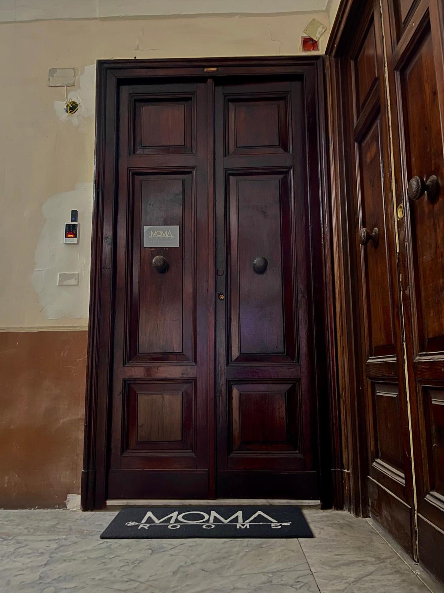 Momarooms Naples Luaran gambar